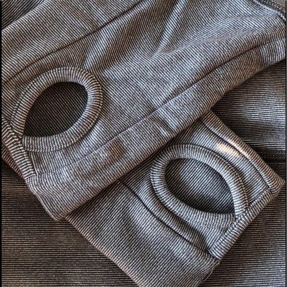 (SOLD) Lululemon define jacket size 2 with a matching headband - Picture 9 of 10